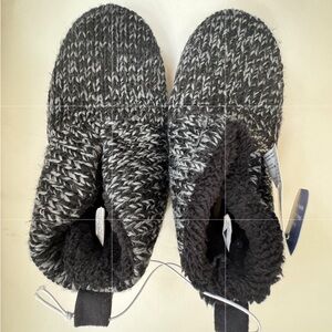 DEARFOAMS NWT House Shoe Slippers Black Gray Womens size Large 9-10
